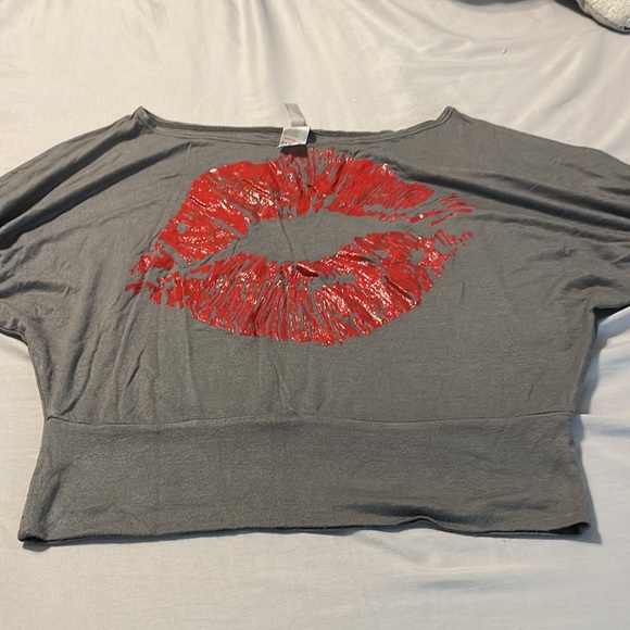 Shirt - Picture 8 of 9